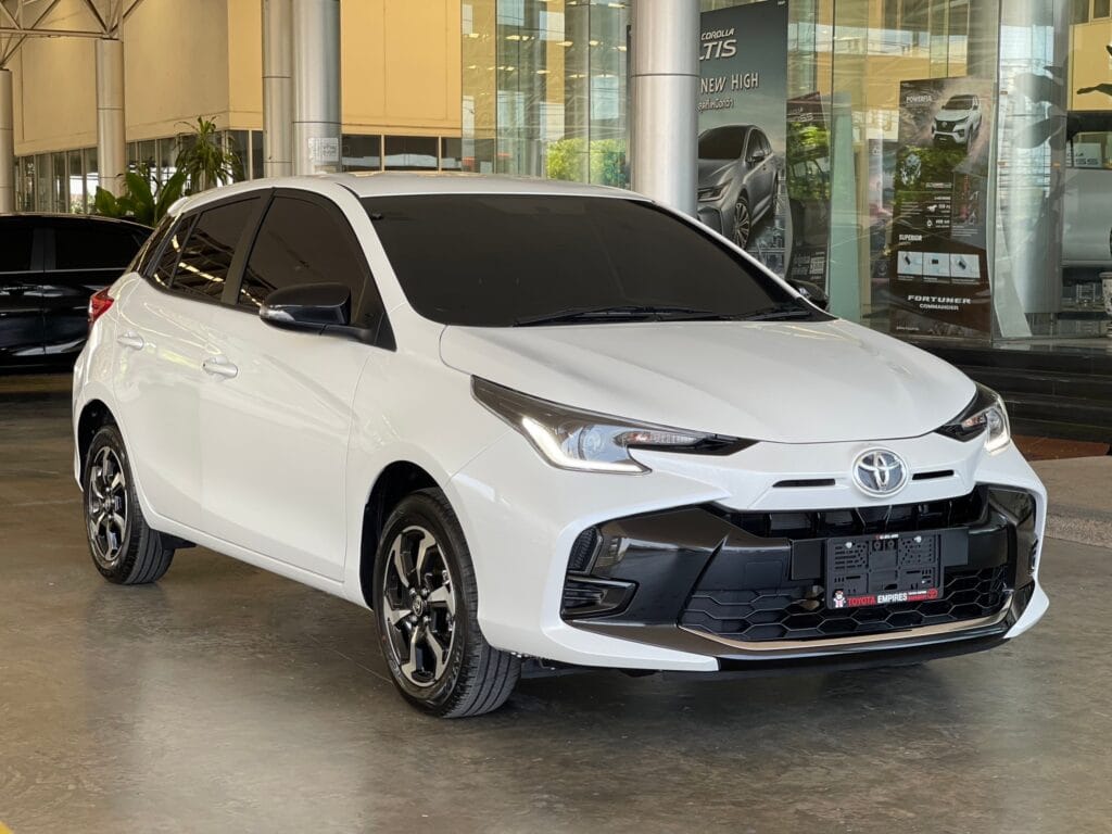 toyota Yaris smartสีขาว
