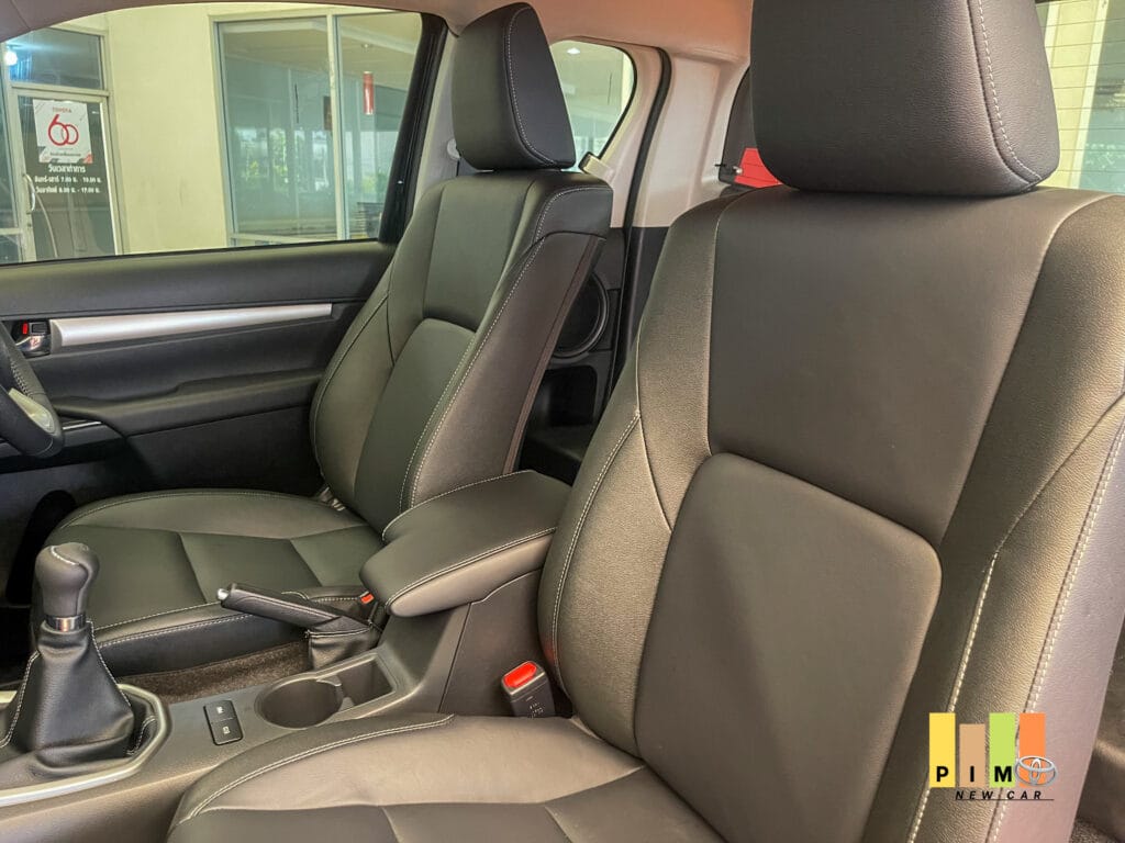 เบาะภายใน toyota revo smart cab 4x4รุ่น mid