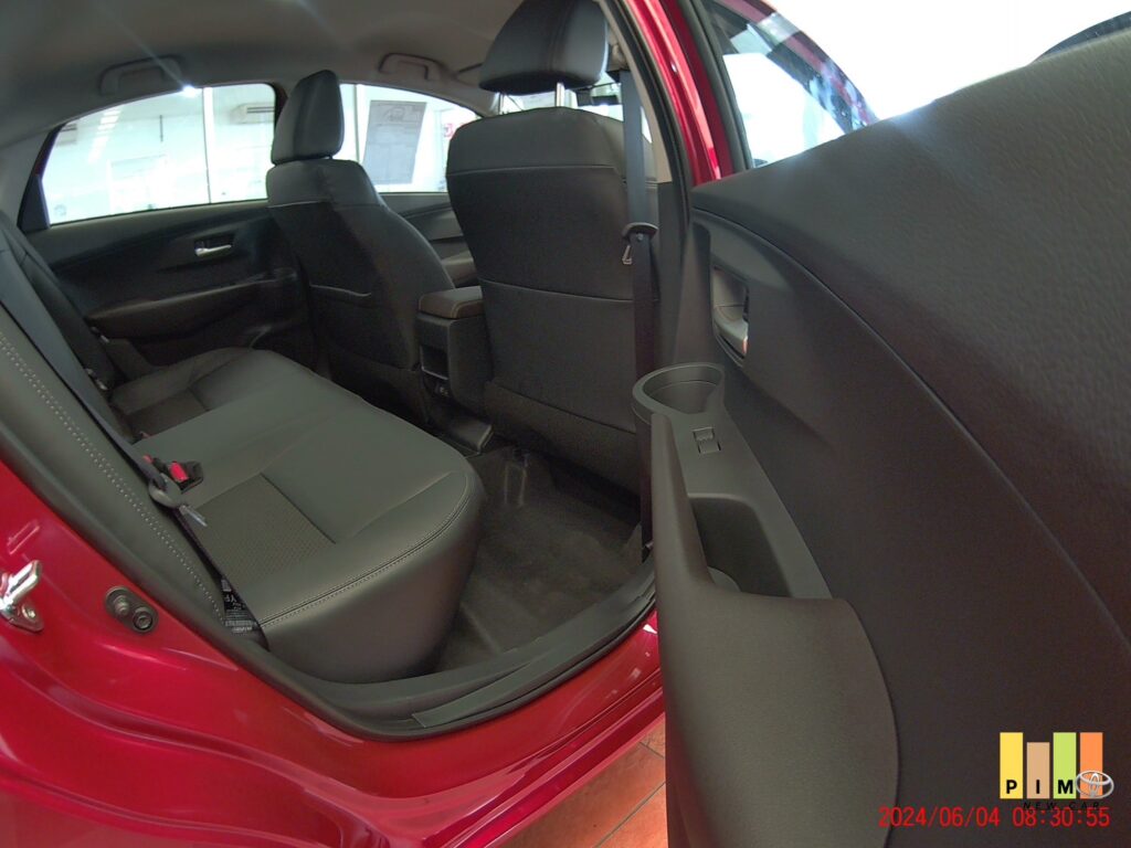 ห้องโดยสาร ด้านหลังสีดำ ativ smart