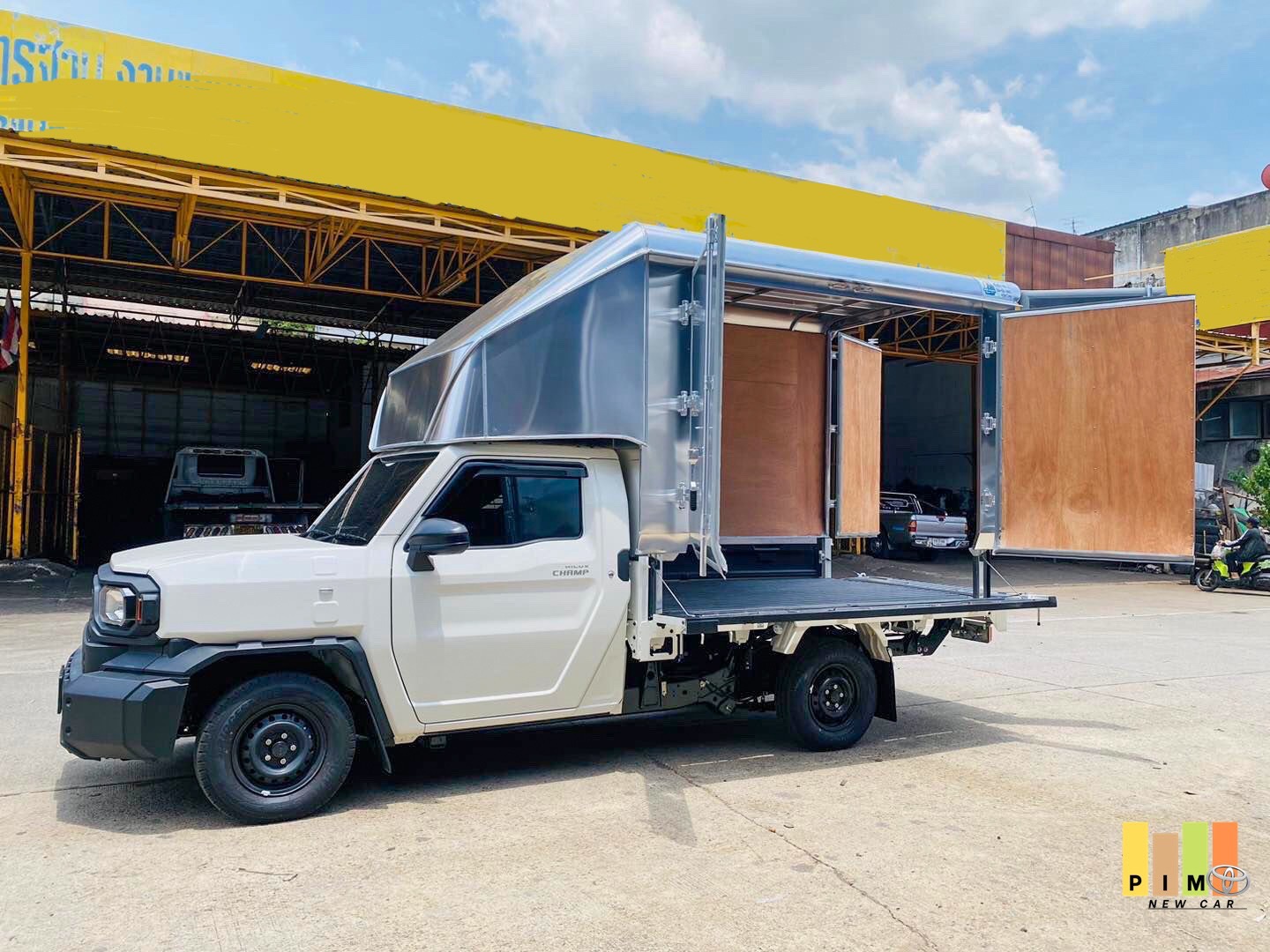 toyota champ ตู้ทึบเปิดด้านข้าง footruck